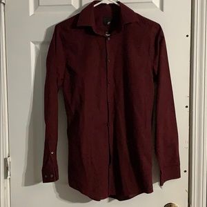 Maroon Men’s dress shirt. Size small.